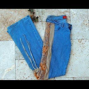 Mc Kay Jeans with fringe and lace embroidery.